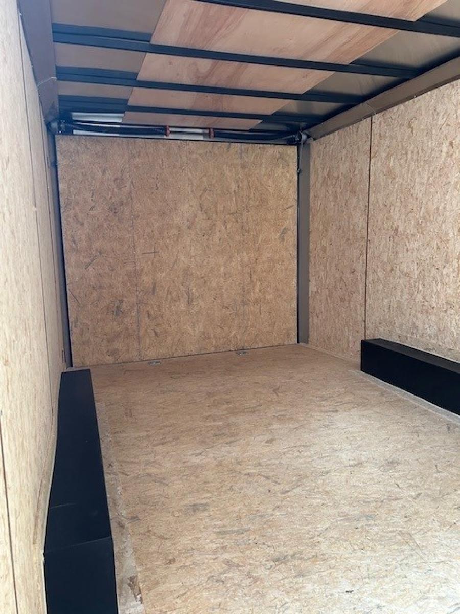 K102 85X20 OUTBACK DLX FLAT TOP VNOSE ENCLOSED CAR HAULER image 3