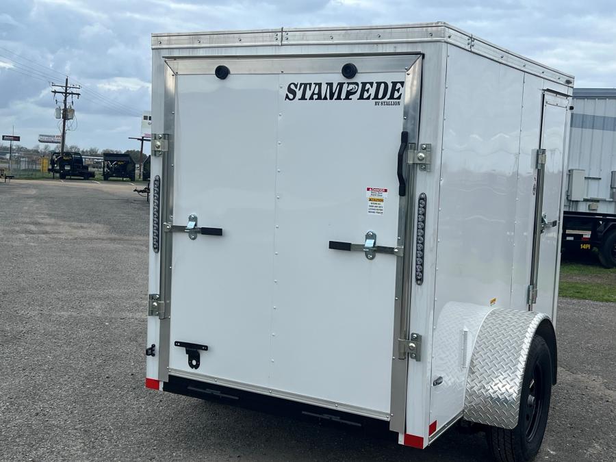 STAS STALL 5X8 RD  WHITE Image 1