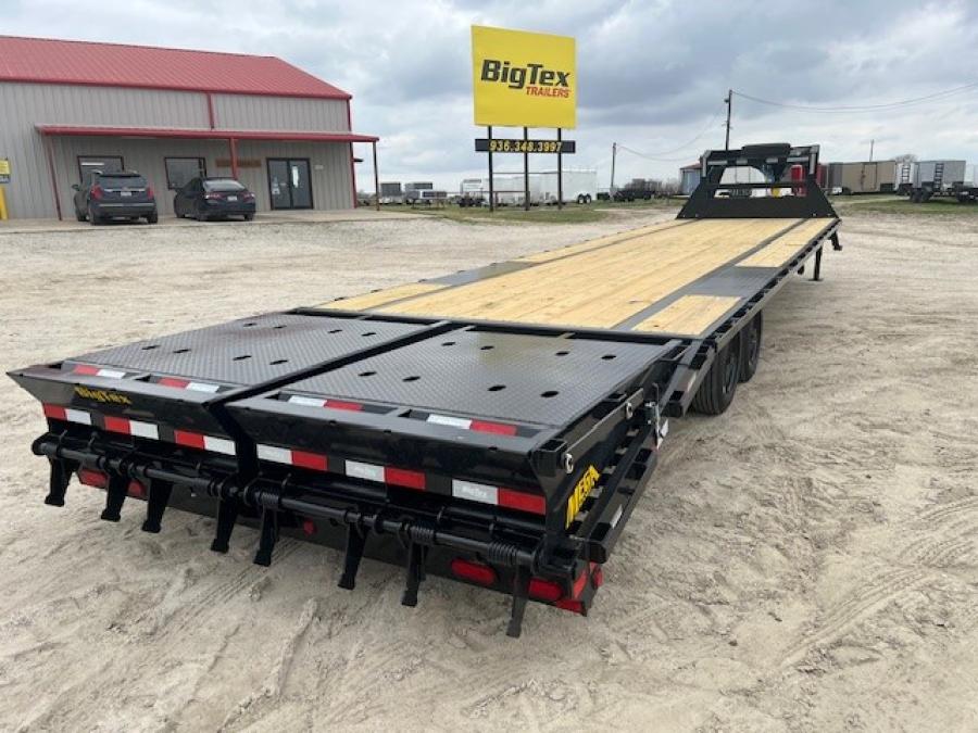 Mega Ramps Ramps Rings Big Tex 16GN, Gooseneck, 102