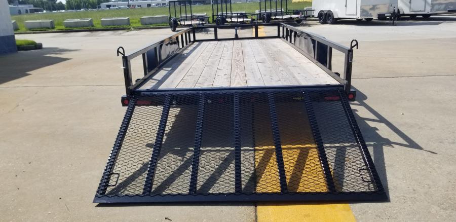 Big Tex 70PI 7K TAND SQ TU UTL 83"x18 2 BRAKES, BLK Image 4