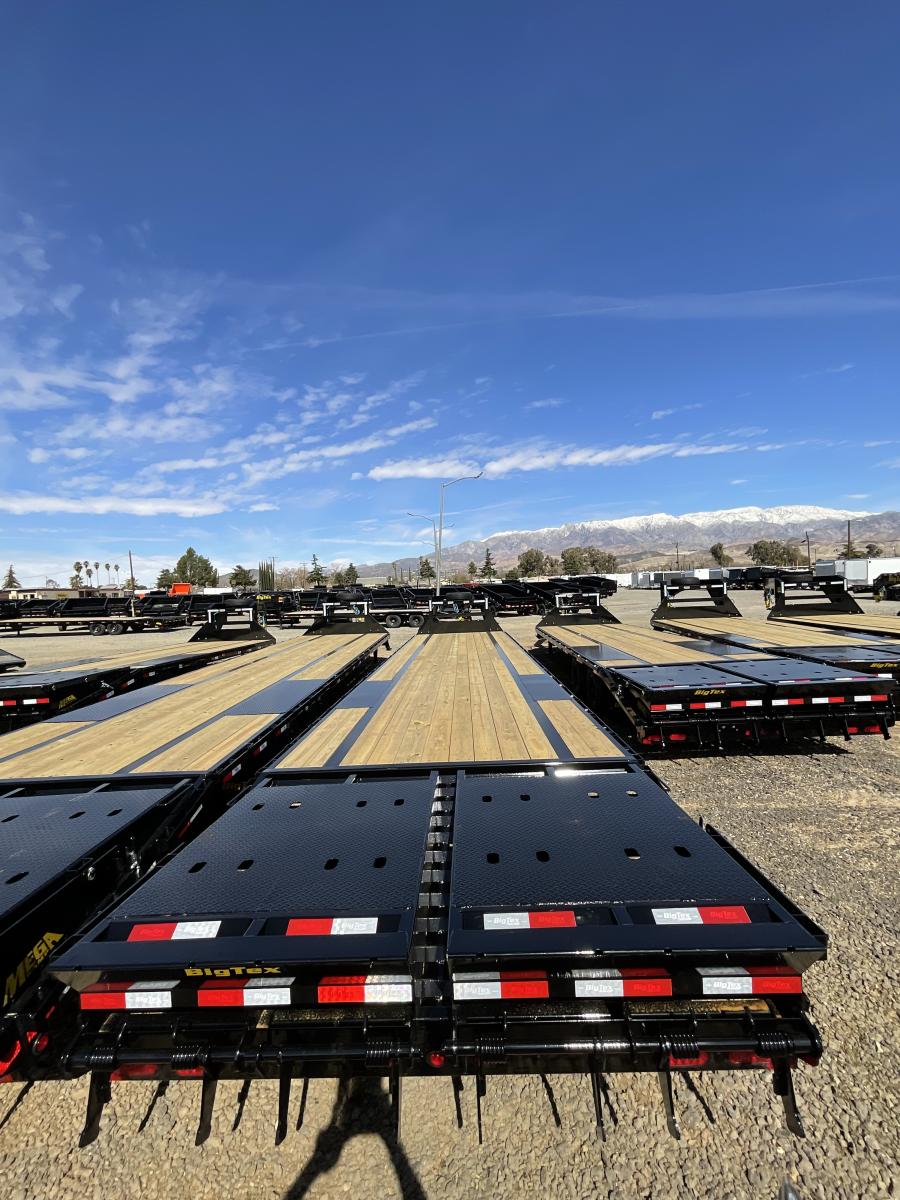 Big Tex 14GN, Gooseneck, 102" x 30', 15.9K, Dovetail, Mega Ramps Image 3