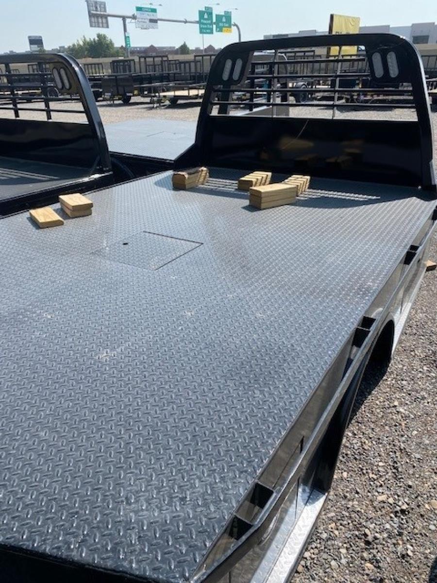 CM SK BED 86″ L X 84″ W X 56″ CA X 42″ RUNNERS image 1