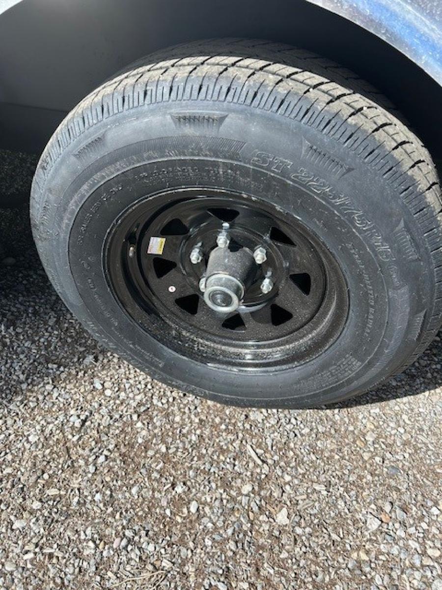 K102 85X24 OUTBACK DLX FLAT TOP VNOSE ENCLOSED CARGO 10K Image 2