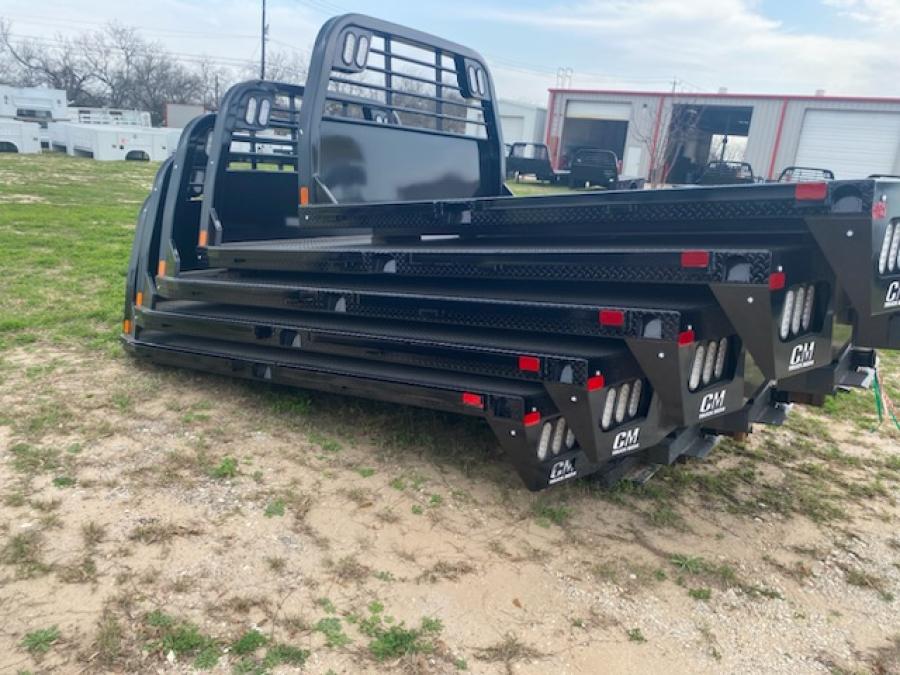 CM RD BED 86″ L X 84″ W X 58″ CA X 42″ RUNNERS Image 2