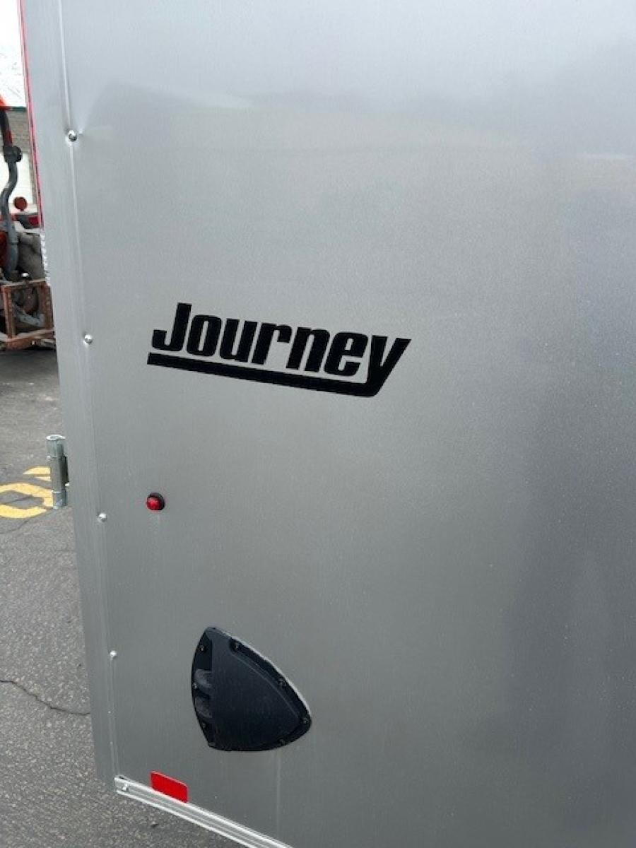 K102 85X29 JOURNEY SE FLAT TOP V NOSE ENC MOTORSPORT TRLR 10K Image 5