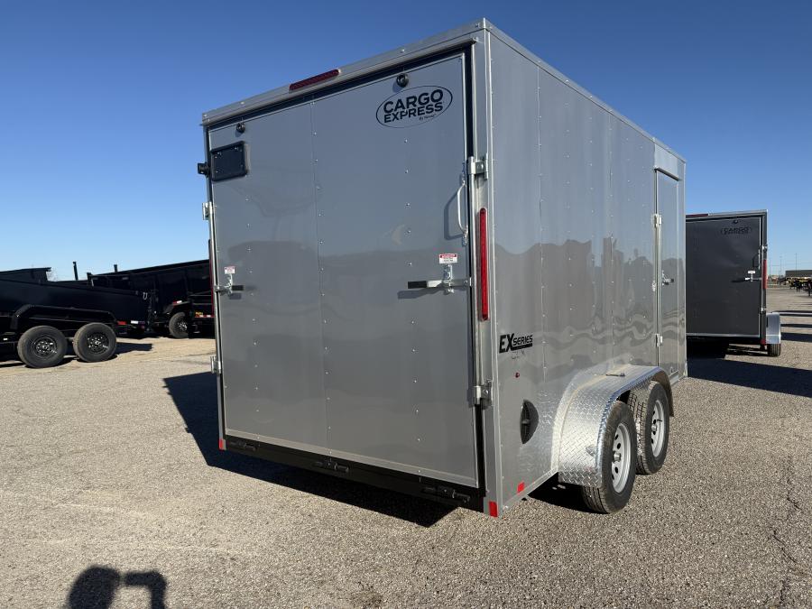 7X14  Deluxe FLAT TOP V-NOSE ENCLOSED CARGO Image 2