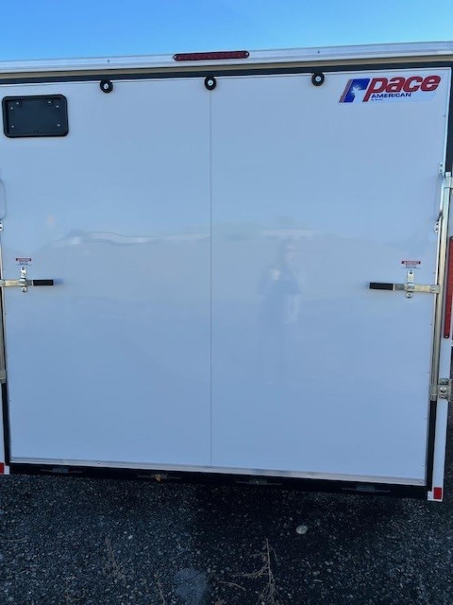 K102 85X24 OUTBACK DLX FLAT TOP VNOSE ENCLOSED CARGO 10K Image 3