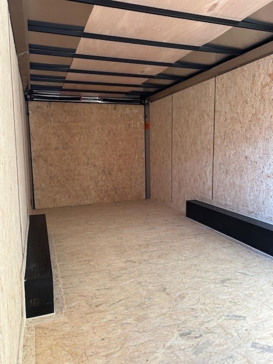K102 85X24 OUTBACK DLX FLAT TOP VNOSE ENCLOSED CARGO 10K Image 5