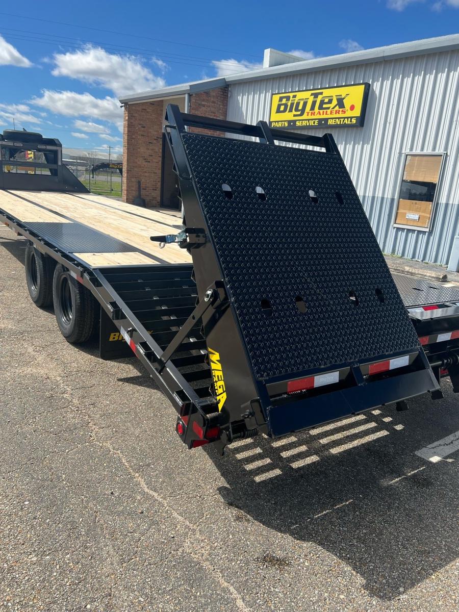 Big Tex 25GN, Gooseneck, 102" x 33', 25.9K, Dovetail, Mega Ramps Image 2
