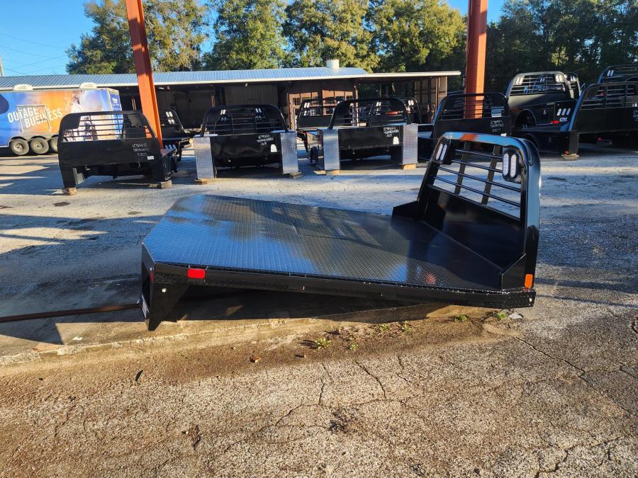 CM RD BED 84" L X 84" W X 38" CA X 42" RUNNERS Image 0