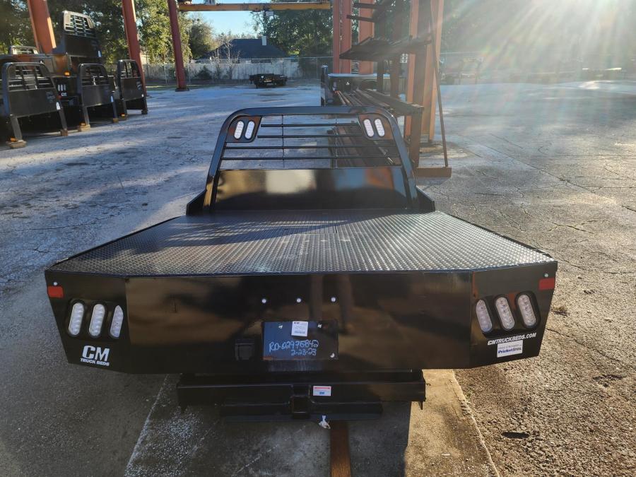 CM RD BED 84" L X 84" W X 38" CA X 42" RUNNERS Image 1