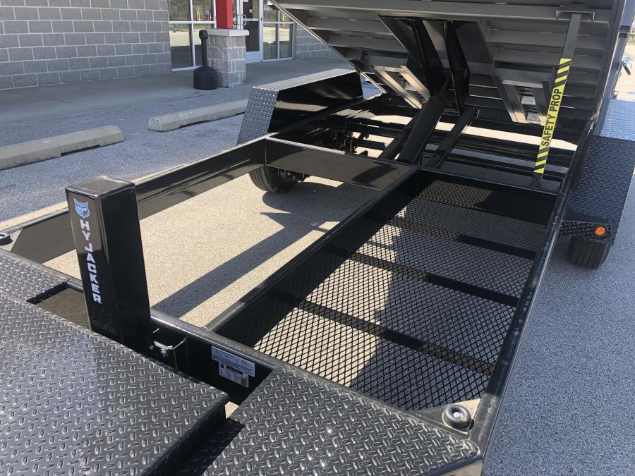B-Wise DLP16-17 Dump, 82" x 16', 17.6K, Hydraulic Jack Image 3