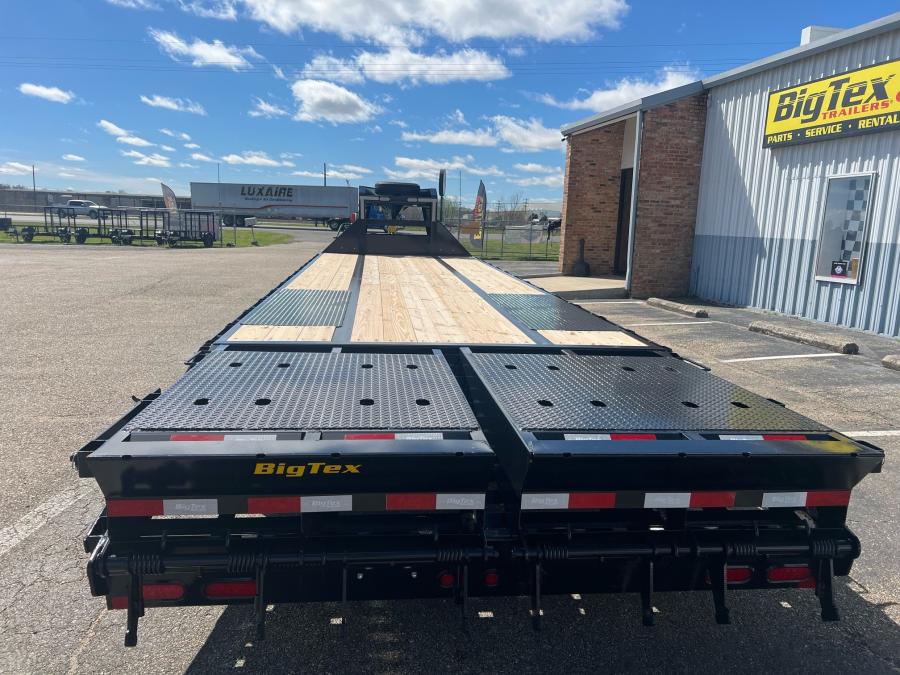 Big Tex 25GN, Gooseneck, 102" x 33', 25.9K, Dovetail, Mega Ramps Image 1