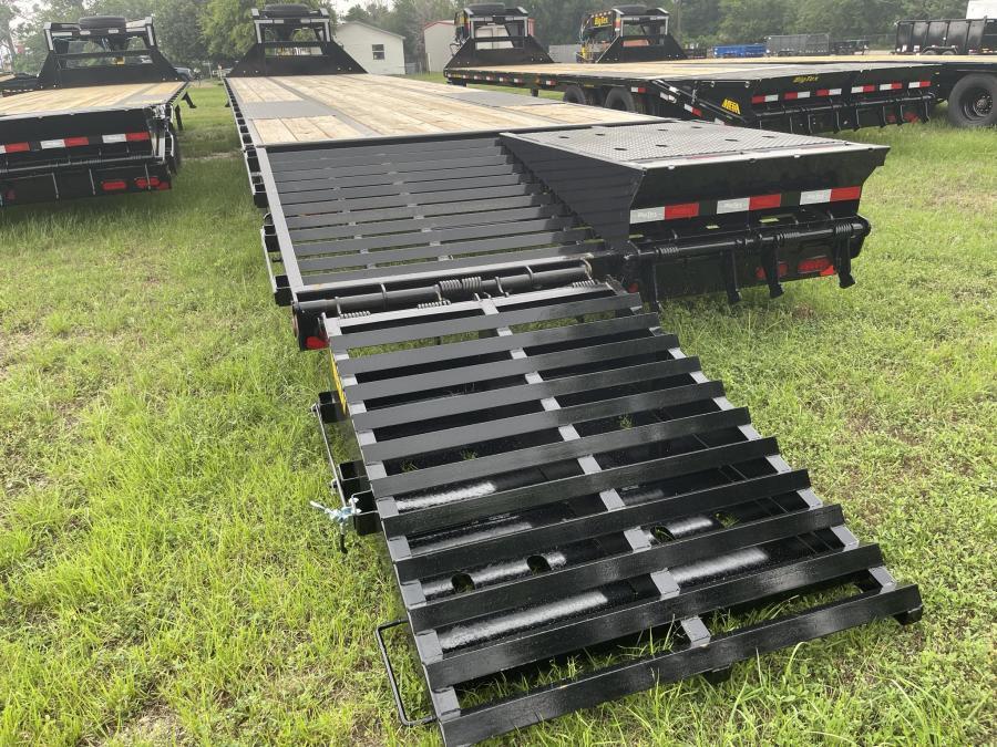 Big Tex 22GN, Gooseneck, 102" x 25', 23.9K, Dovetail, Mega Ramps Image 1
