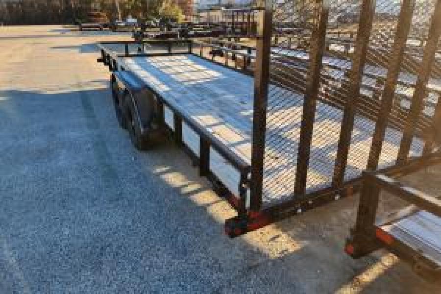 Big Tex 70PI 7K TAND SQ TU UTL 83"X20 2 BRAKES, BLK Image 0