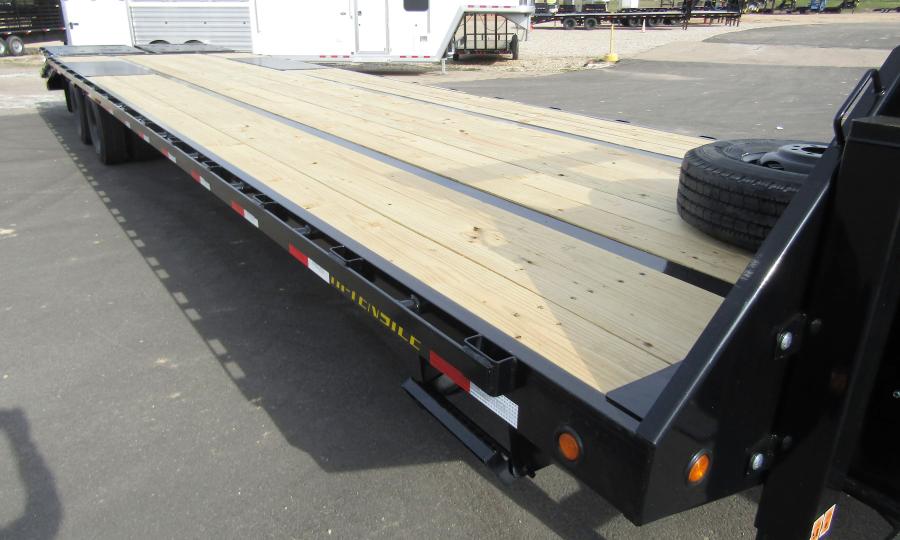 Big Tex 25GN, Gooseneck, 102" x 40', 25.9K, Dovetail, Mega Ramps Image 1