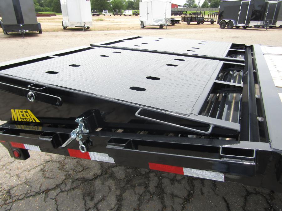 Big Tex 25GN, Gooseneck, 102" x 40', 25.9K, Dovetail, Mega Ramps Image 7