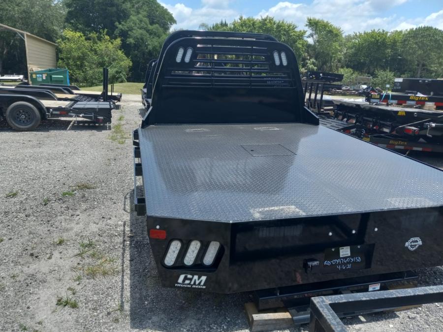 CM RD BED 86" L X 84" W X 58" CA X 42" RUNNERS Image 0