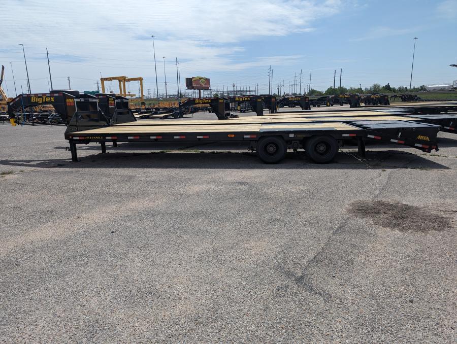 Big Tex 22GN, Gooseneck, 102" x 30', 23.9K, Dovetail, Mega Ramps Image 2
