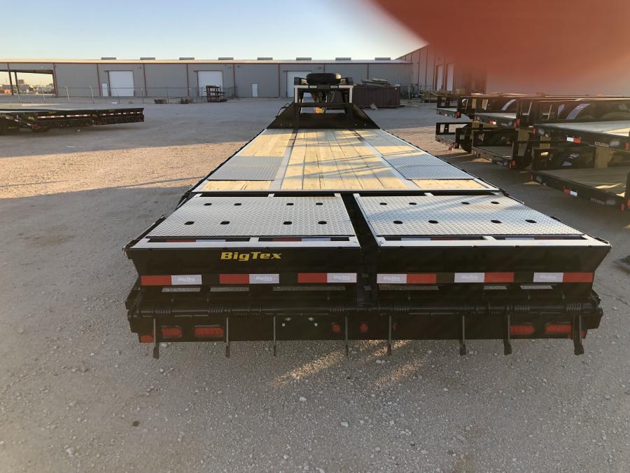 Big Tex 25GN, Gooseneck, 102" x 40', 25.9K, Dovetail, Mega Ramps Image 2