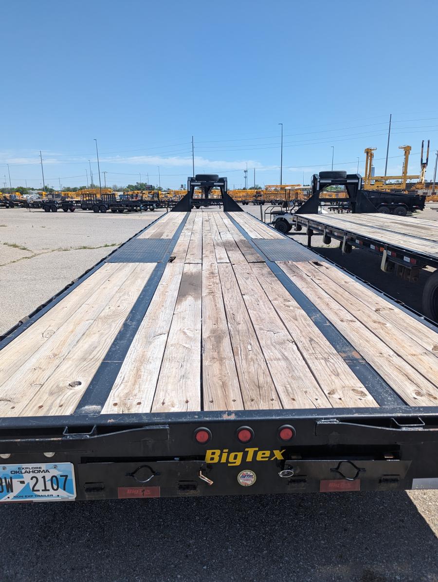 Used 2020 Big Tex: 22GN-40 Straight Deck Dual Tandem 10K Gooseneck Image 1