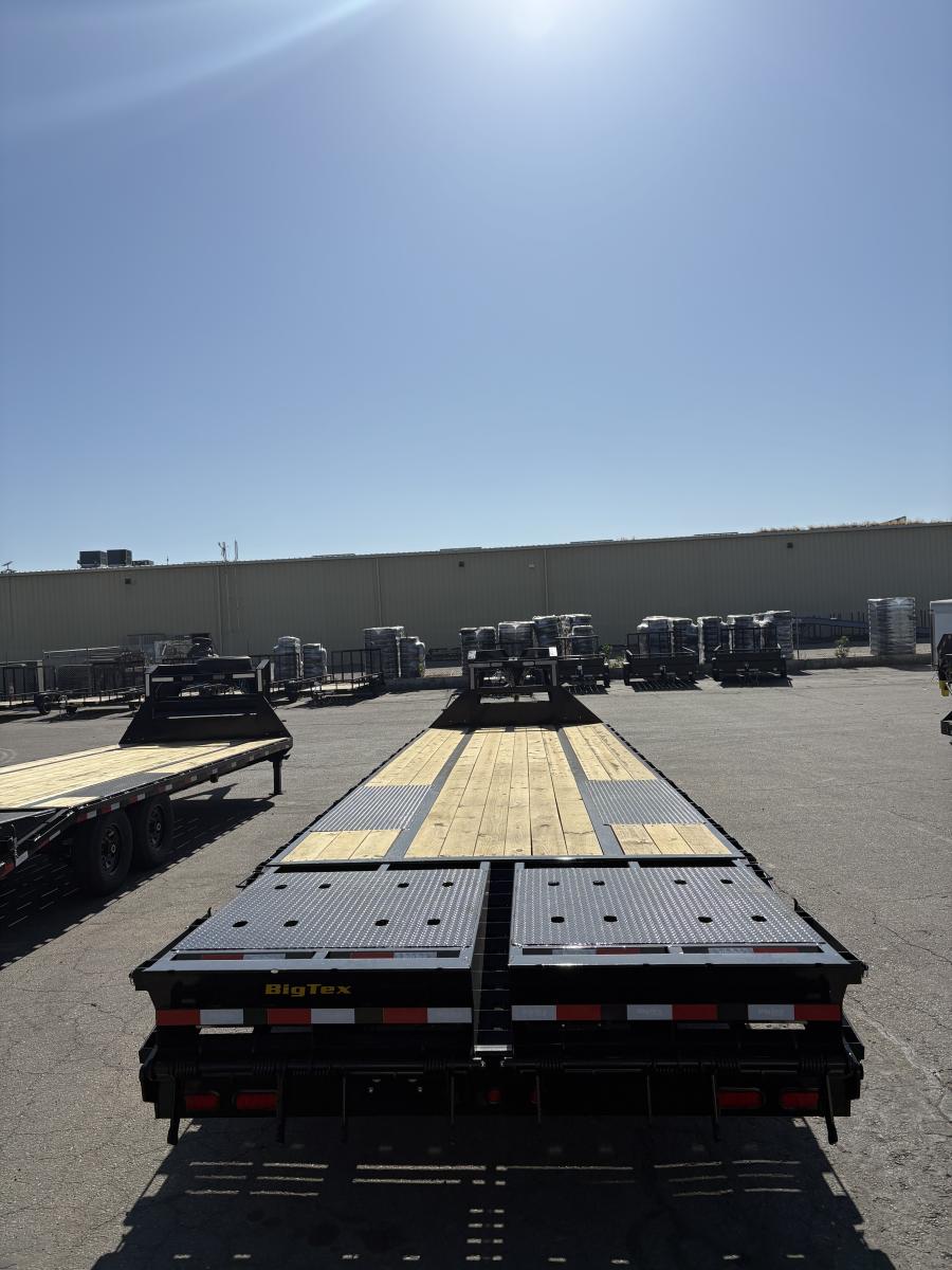 Big Tex 22GN, Gooseneck, 102" x 33', 23.9K, Dovetail, Mega Ramps Image 1