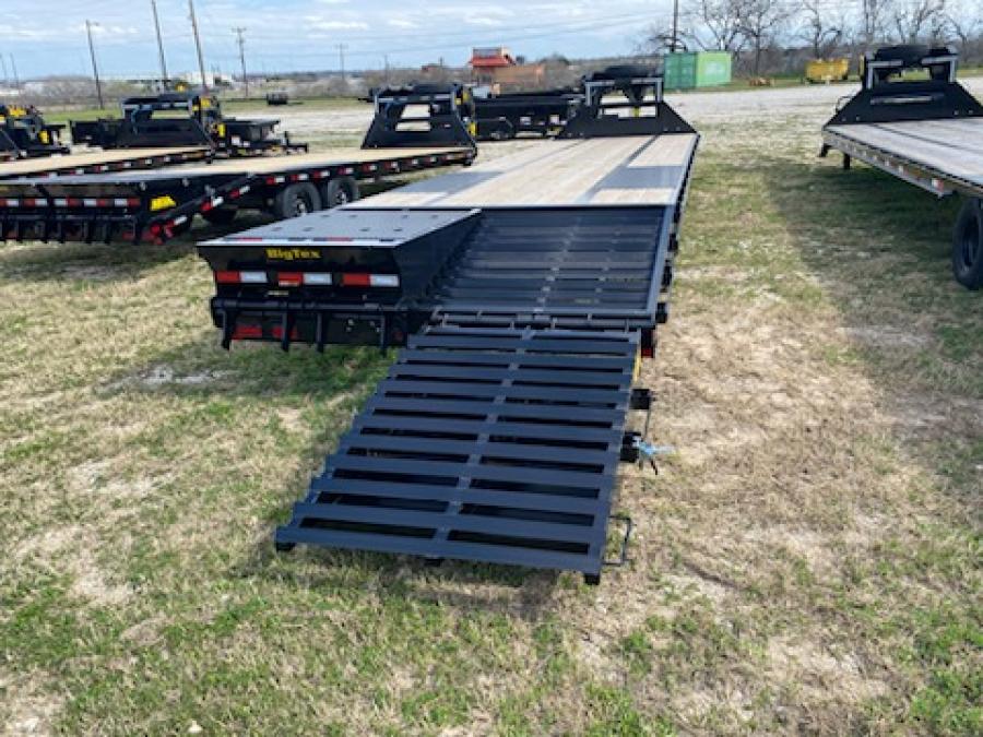 Big Tex 22GN, Gooseneck, 102" x 25', 23.9K, Dovetail, Mega Ramps Image 1