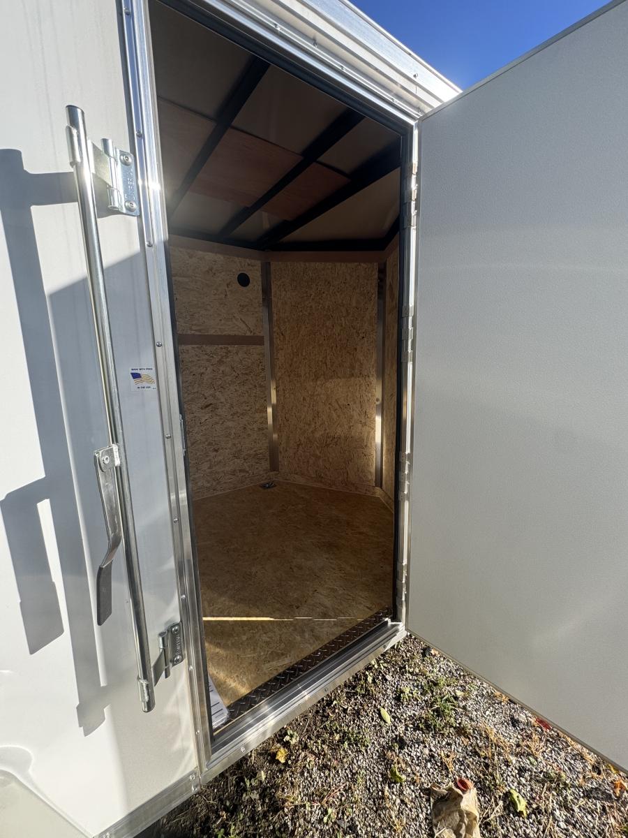 RDLX RDLX 6 x 10 SA FLAT TOP WEDG ENCLOSED TRAILER BY RC Image 2