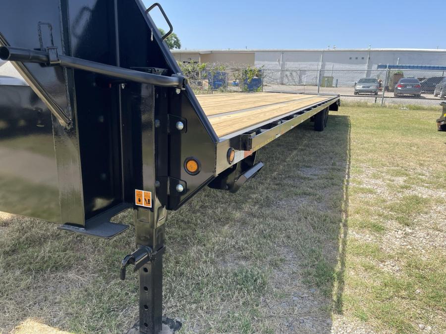 Big Tex 16GN, Gooseneck, 102" x 40', 17.5K, Dovetail, Mega Ramps Image 3