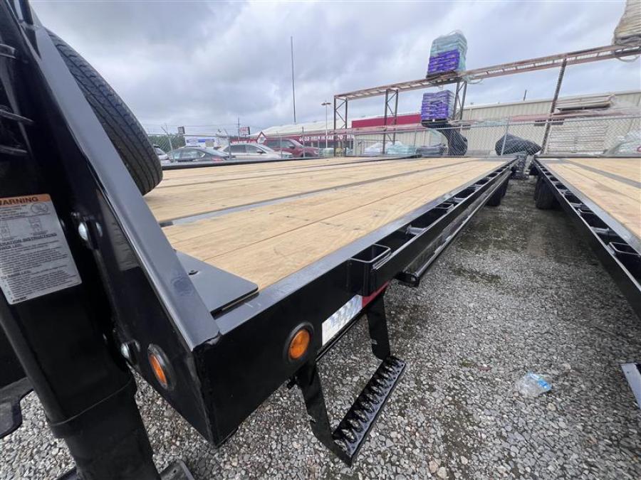 Big Tex 22GN, Gooseneck, 102" x 33', 23.9K, Dovetail, Mega Ramps Image 0