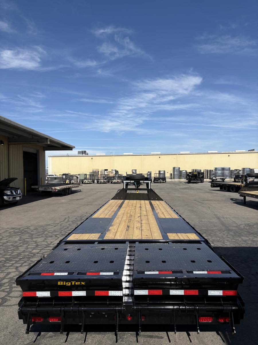 Big Tex 25GN, Gooseneck, 102" x 30', 25.9K, Dovetail, Mega Ramps Image 2