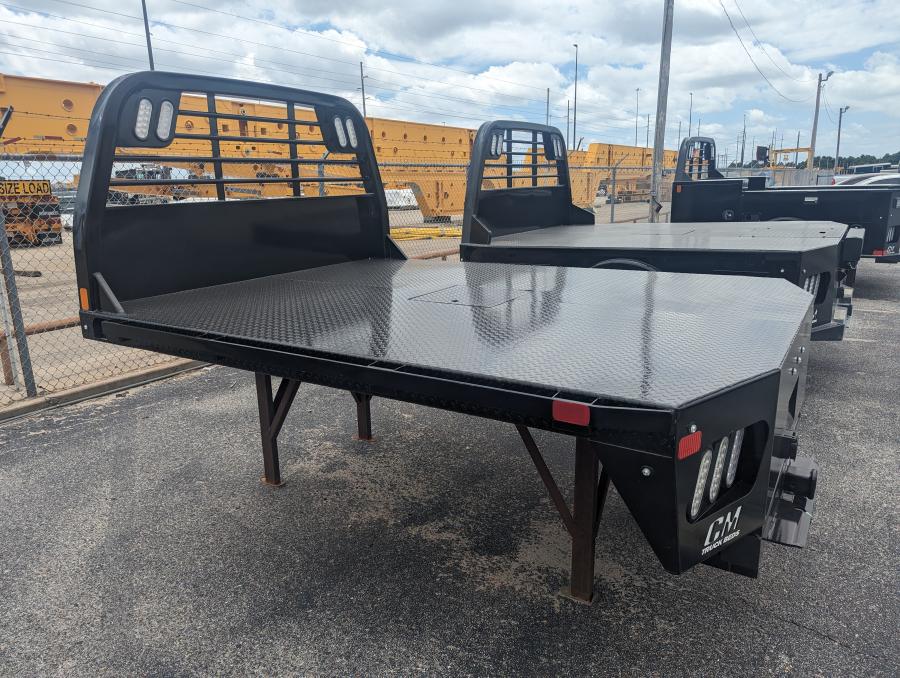 CM RD BED 84" L X 84" W X 38" CA X 42" RUNNERS Image 2