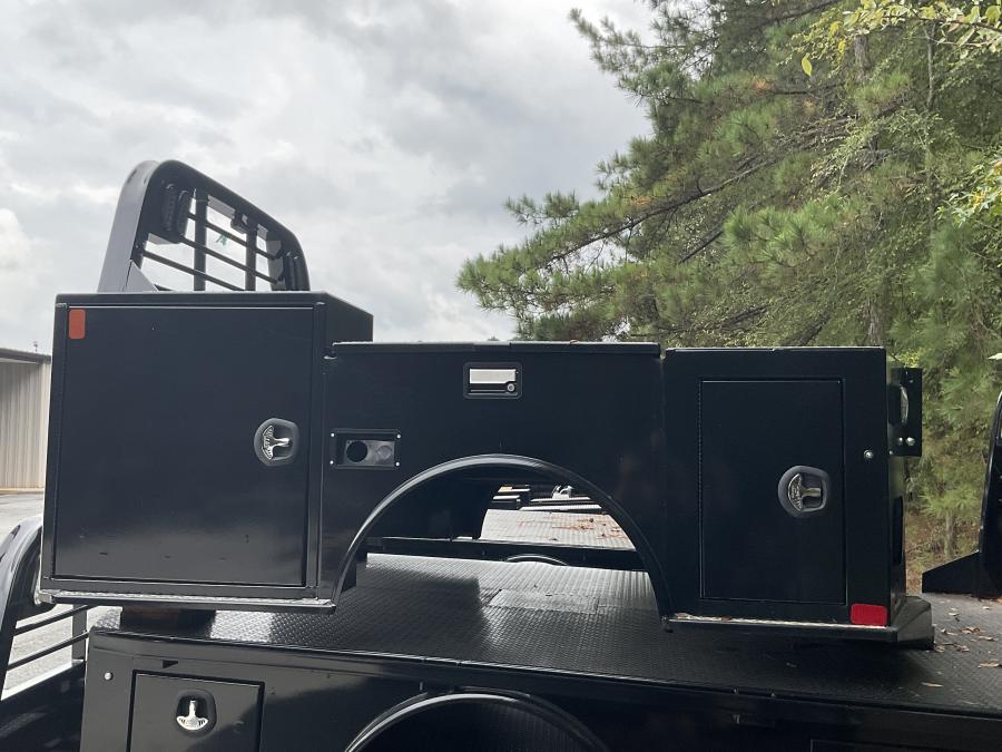 CM TM BED 86" L X 97" W X 57" CA X 42" RUNNERS Image 1