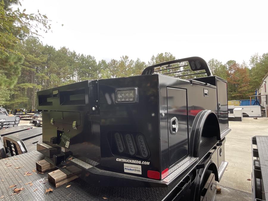 CM TM BED 86" L X 97" W X 57" CA X 42" RUNNERS Image 3