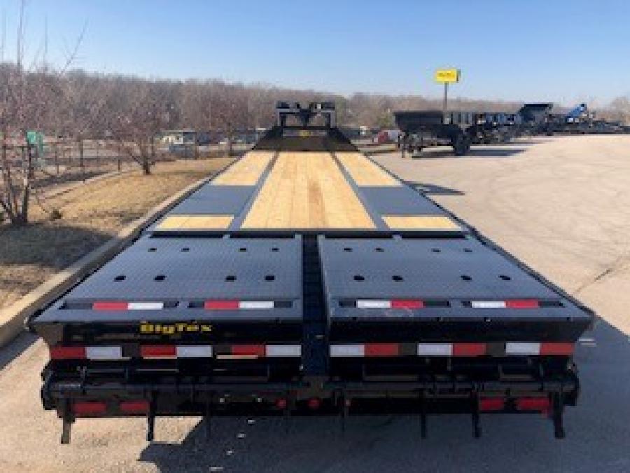 Big Tex 22GN, Gooseneck, 102" x 25', 23.9K, Dovetail, Mega Ramps Image 2