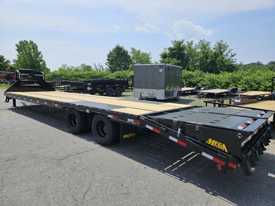 Big Tex 22GN, Gooseneck, 102″ x 33′, 23.9K, Dovetail, Mega Ramps Image 2