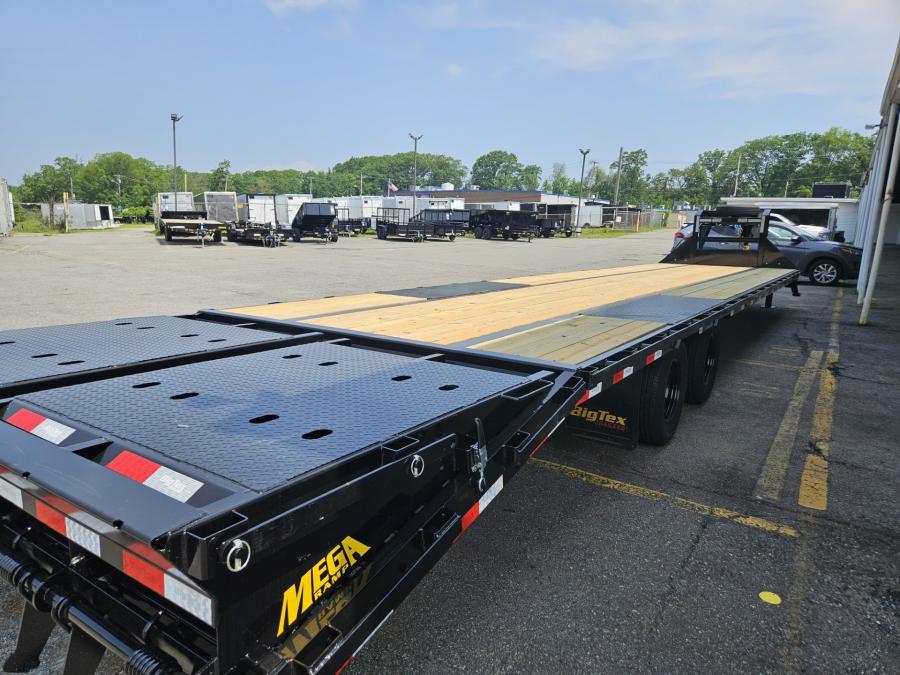 Big Tex 25GN, Gooseneck, 102" x 40', 25.9K, Dovetail, Mega Ramps Image 2