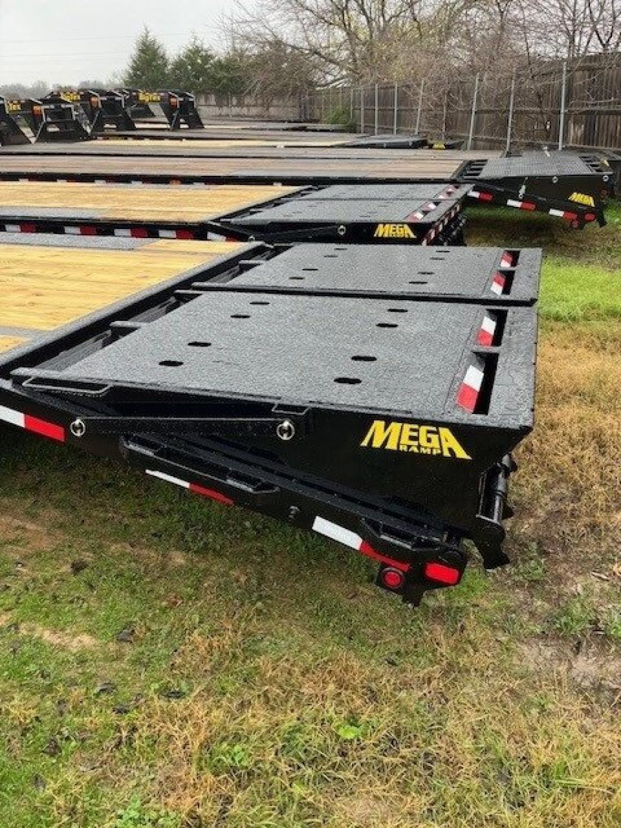 Big Tex 22GN, Gooseneck, 102" x 33', 23.9K, Dovetail, Mega Ramps Image 0