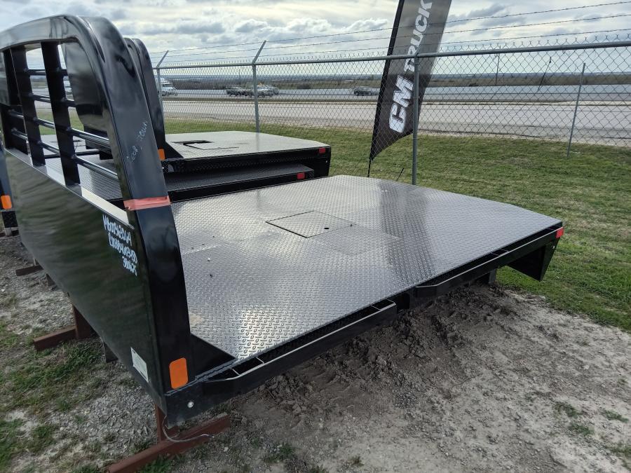 CM RD BED 94" L X 97" W X 60" CA X 34" RUNNERS Image 0