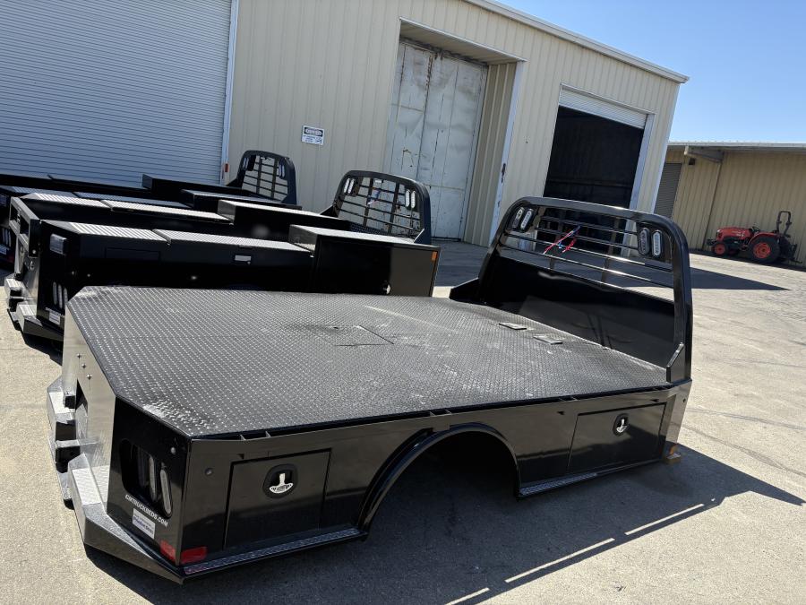 CM TM BED 114" L X 94" W X 84" CA X 34" RUNNERS Image 1