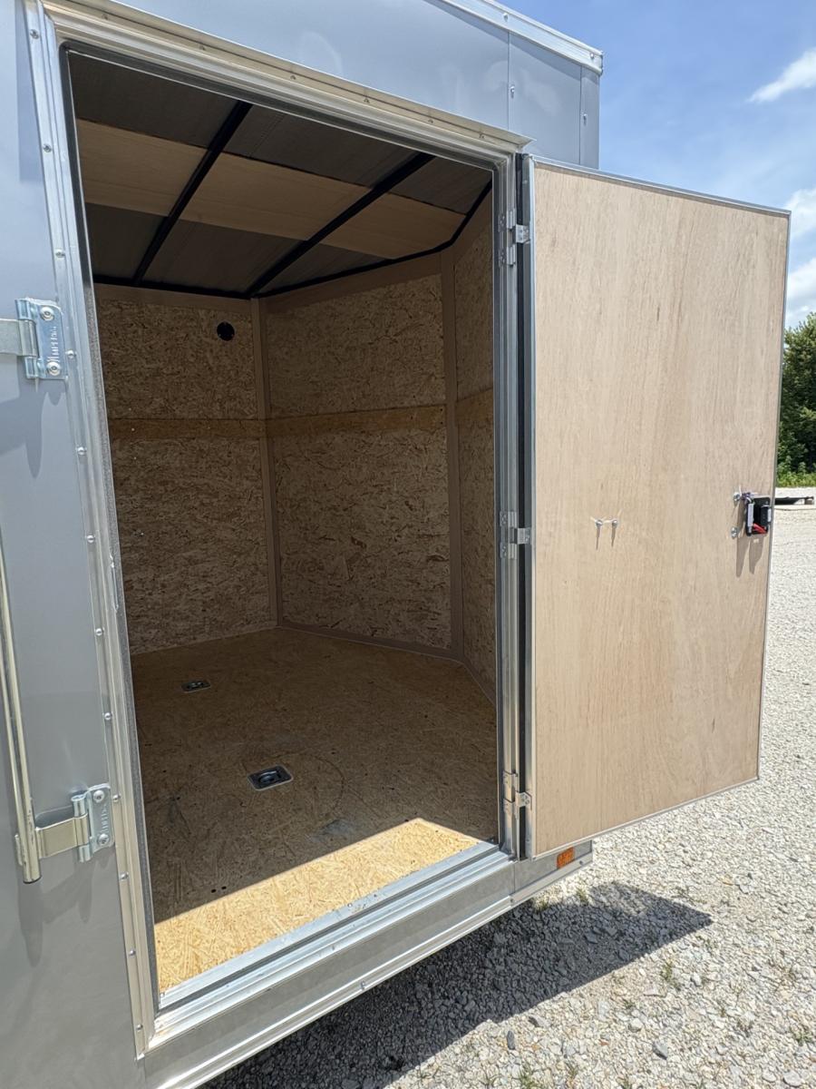 7X16 MTI 7X16 V NOSE ENCLOSED STD RAMP DOOR 7K BY CARRY ON Image 4
