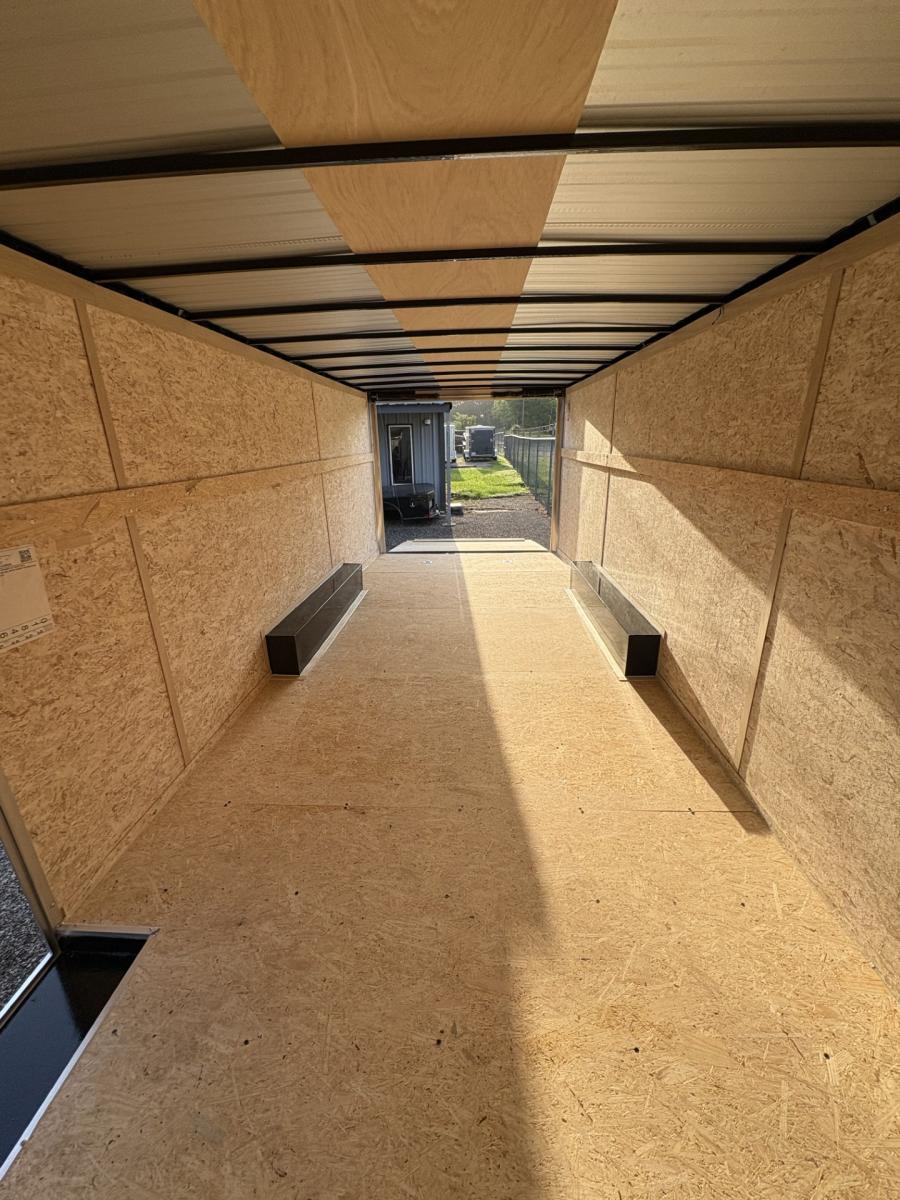 85X2 MTI 8.5X24 V NOSE ENCLOSED STD RAMP DOOR 10K BY CARRY ON Image 4