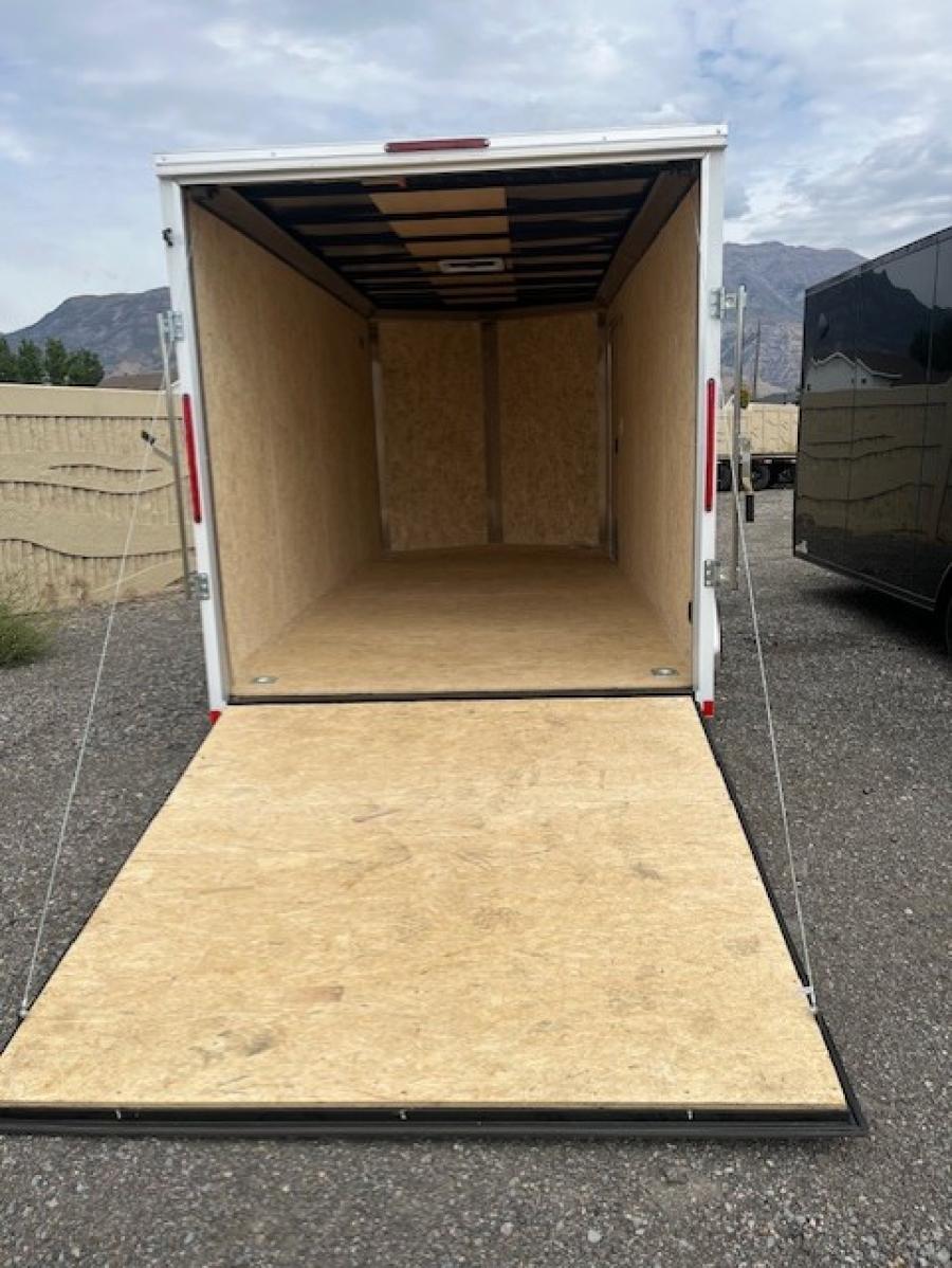 K102 85X24 JOURNEY SE FLAT TOP VNOSE ENCLOSED CARGO 7K Image 1