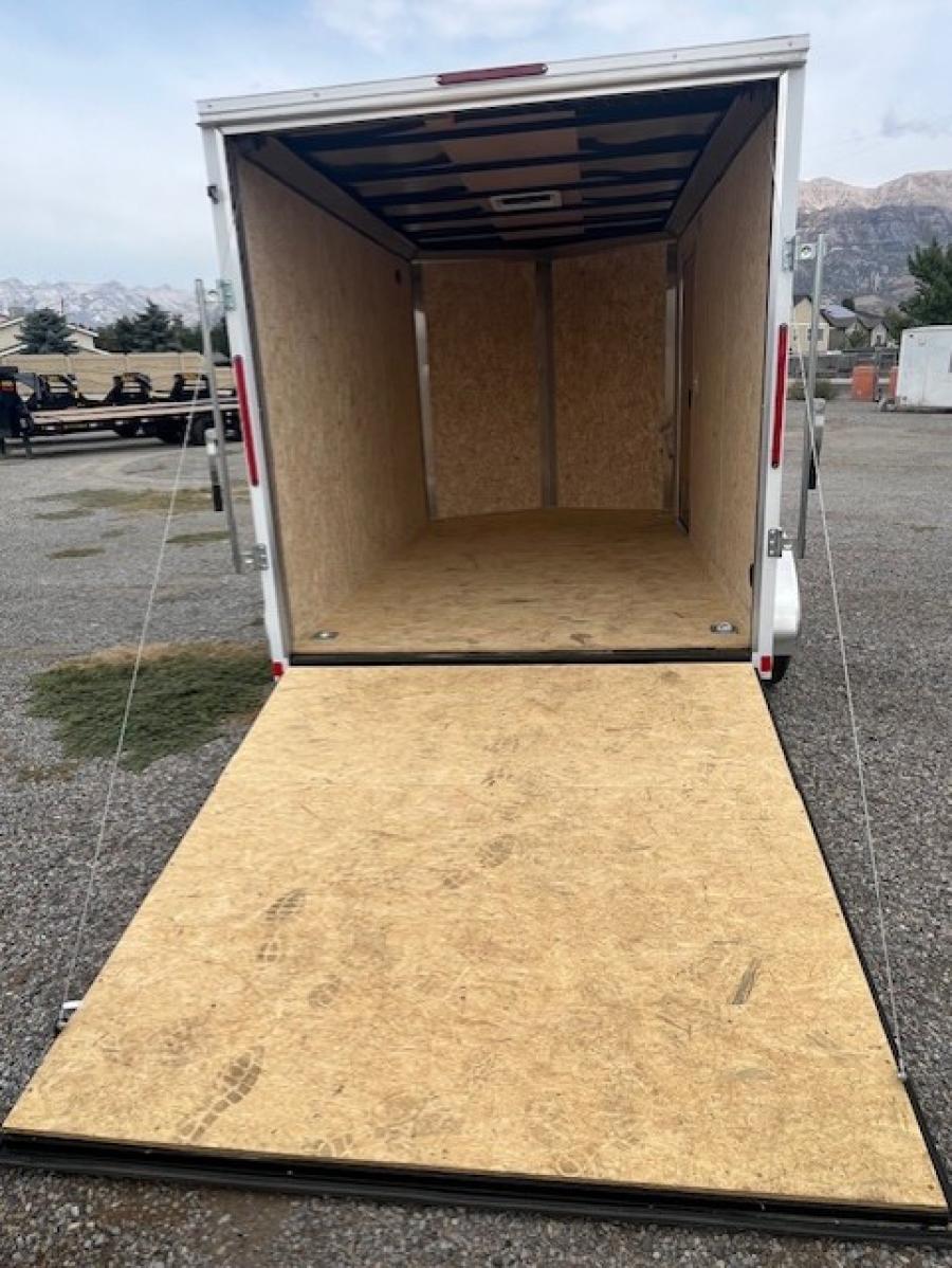 K841 7X16 OUTBACK DLX FLAT TOP VNOSE ENCLOSED CARGO 7K Image 0