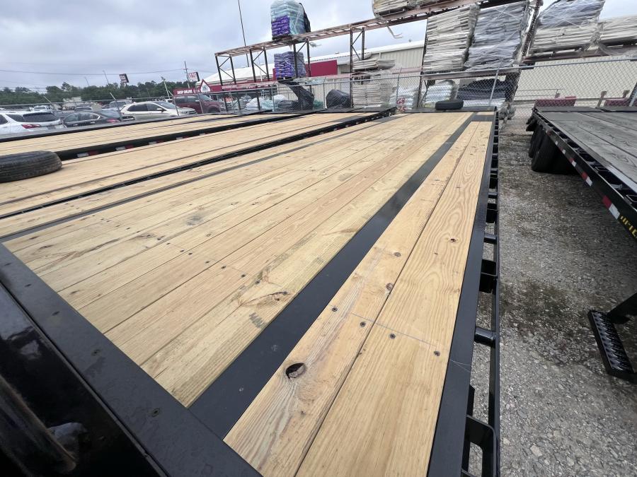 Big Tex 14GN, Gooseneck, 102" x 33', 15.9K, Dovetail, Mega Ramps Image 2