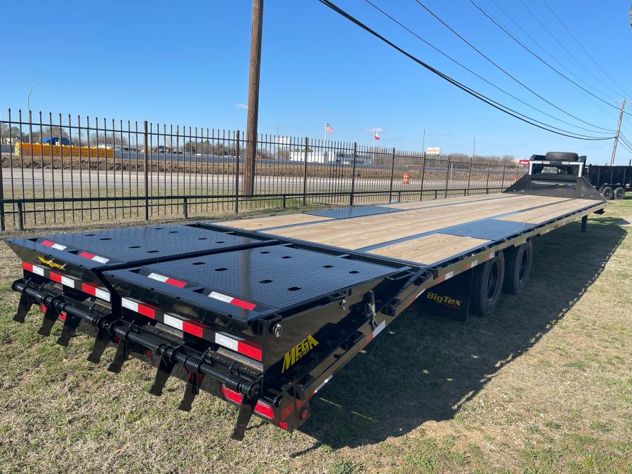 Big Tex 25GN, Gooseneck, 102" x 40', 25.9K, Dovetail, Mega Ramps Image 2