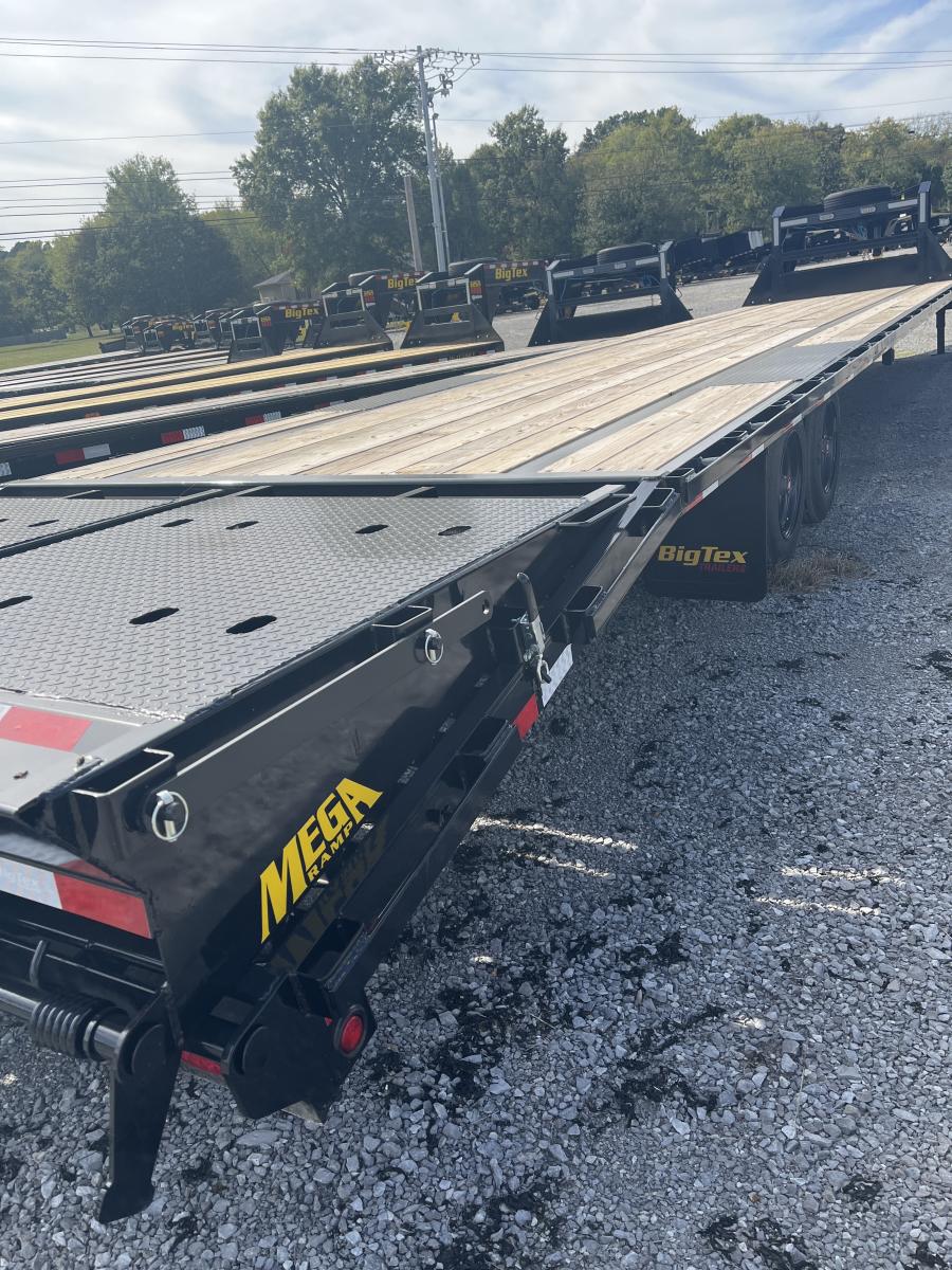 Big Tex 16GN, Gooseneck, 102" x 40', 17.5K, Dovetail, Mega Ramps Image 4