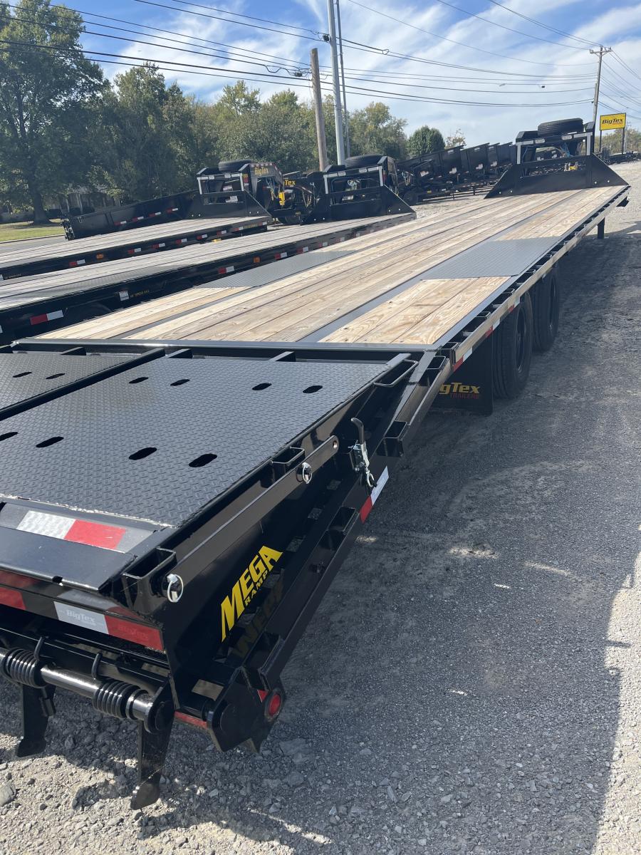 Big Tex 25GN, Gooseneck, 102" x 40', 25.9K, Dovetail, Mega Ramps Image 6