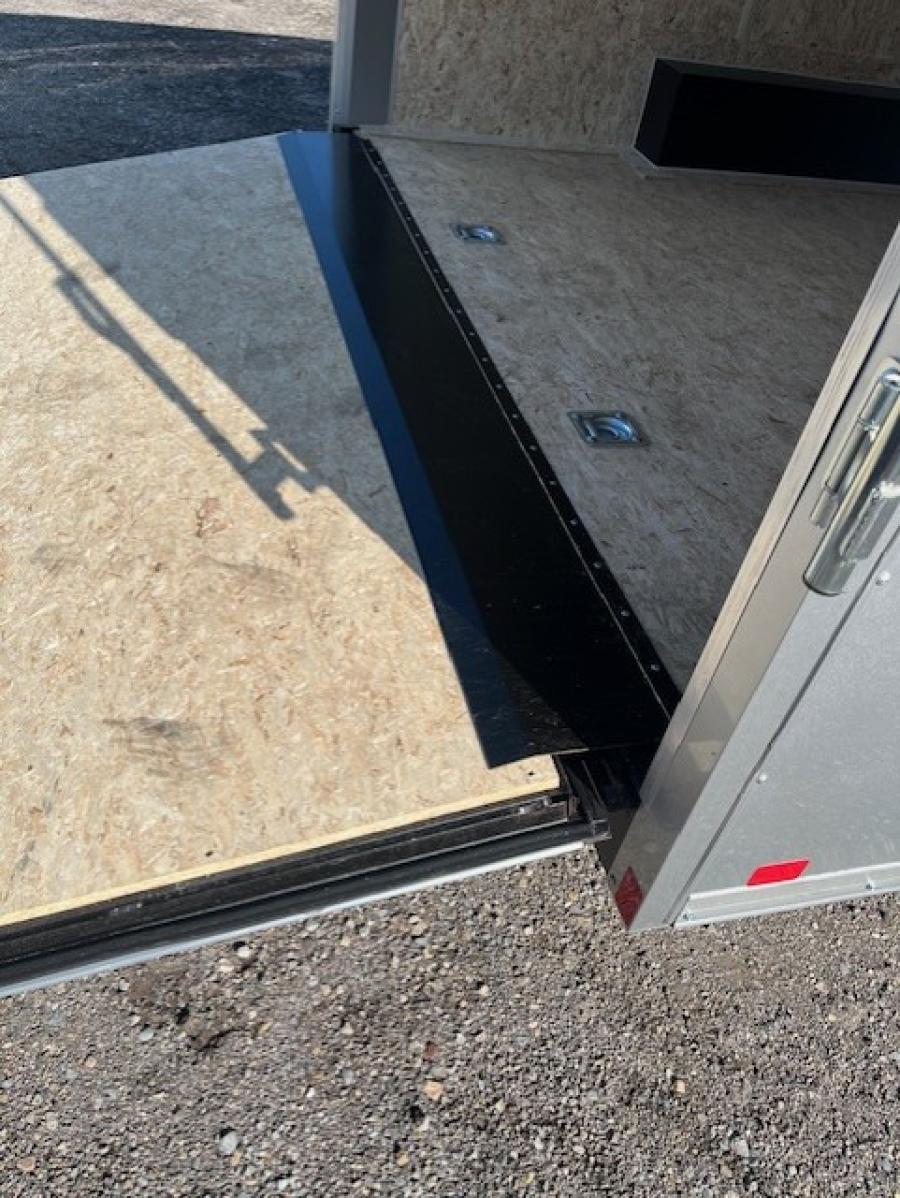 K102 85X16 OUTBACK DLX FLAT TOP V NOSE ENCLOSED CARGO 10K Image 1