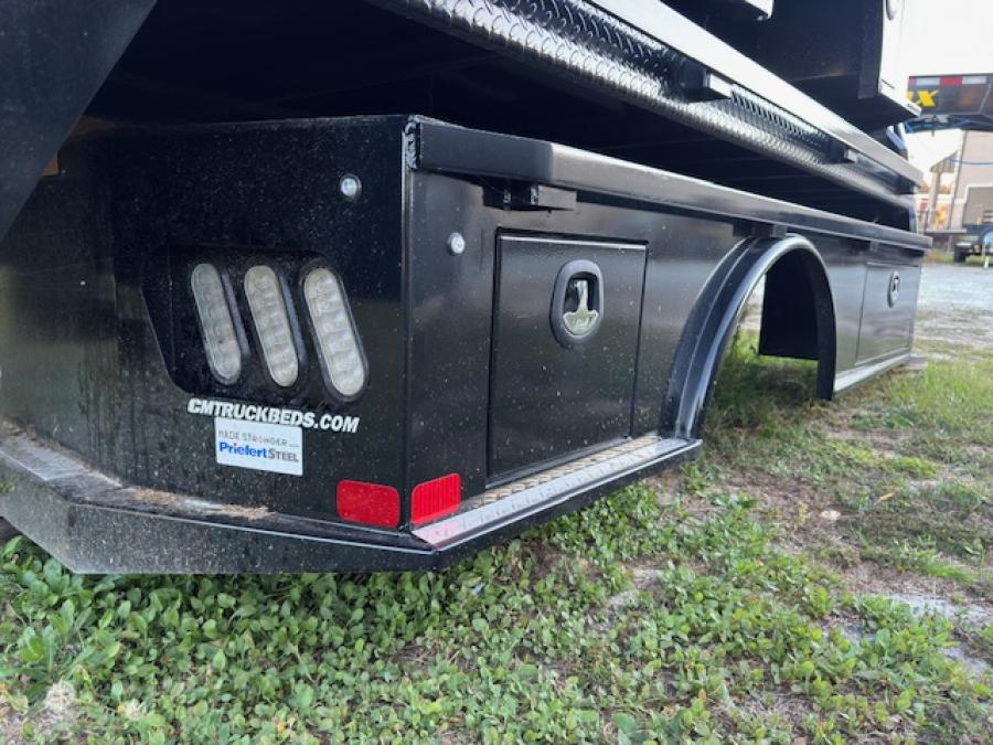 CM SK BED 114" L X 94" W X 84" CA X 34" RUNNERS Image 0